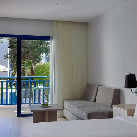 Atlantica Callisto Hotell 4*